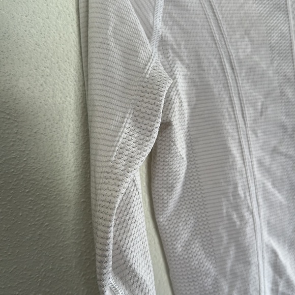 Swiftly Tech Long Sleeve - Picture 7 of 7